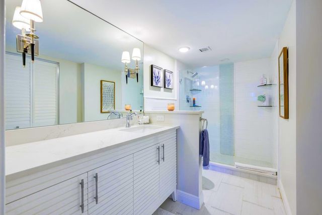 44 Yacht Club Drive 210, North Palm Beach, FL 33408