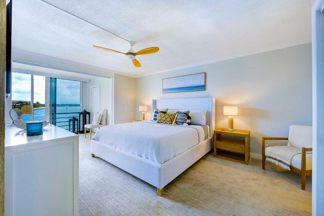 44 Yacht Club Drive 210, North Palm Beach, FL 33408