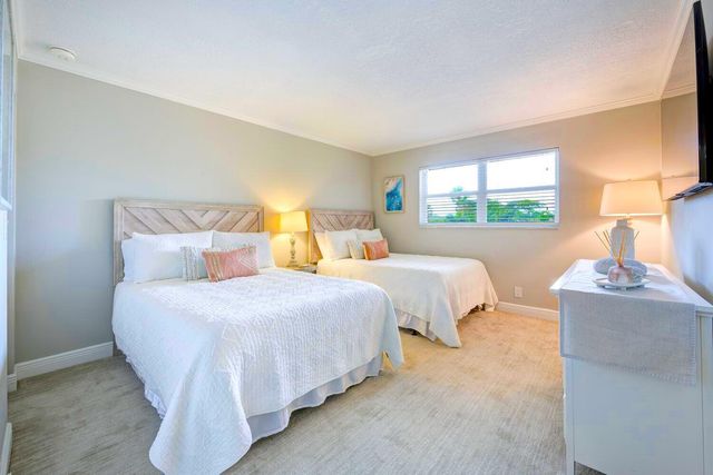 44 Yacht Club Drive 210, North Palm Beach, FL 33408