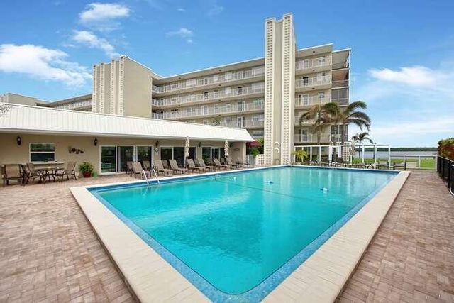 44 Yacht Club Drive 210, North Palm Beach, FL 33408