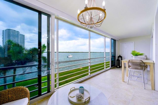 44 Yacht Club Drive 210, North Palm Beach, FL 33408