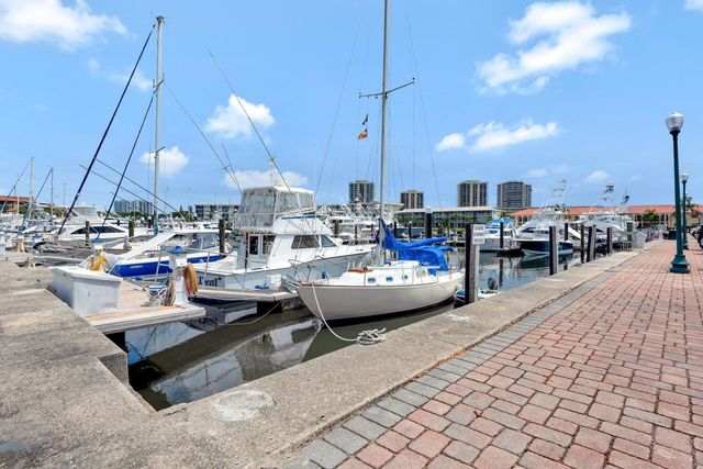 44 Yacht Club Drive 210, North Palm Beach, FL 33408