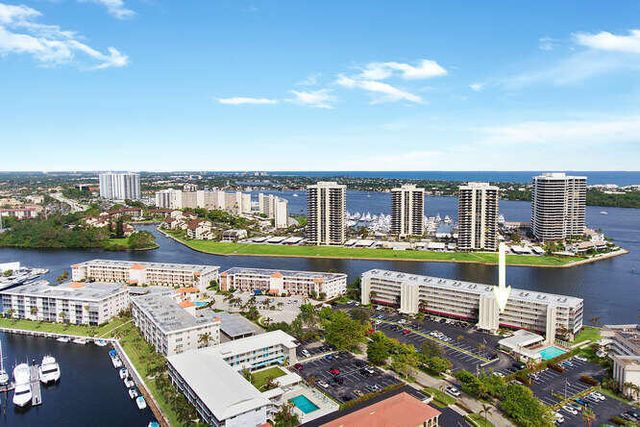 44 Yacht Club Drive 210, North Palm Beach, FL 33408