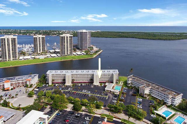 44 Yacht Club Drive 210, North Palm Beach, FL 33408