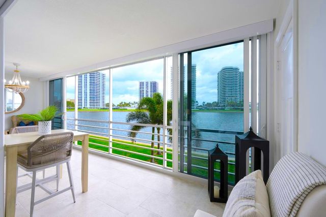 44 Yacht Club Drive 210, North Palm Beach, FL 33408