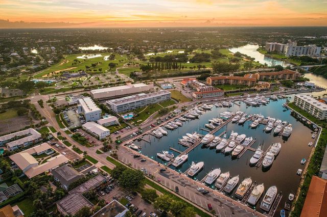 44 Yacht Club Drive 210, North Palm Beach, FL 33408