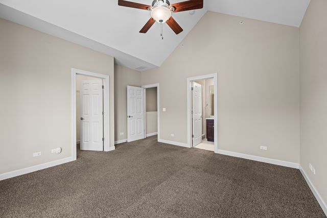 86 Legacy Lane, Wheeling, IL 60090