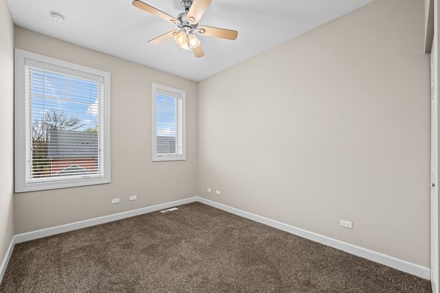 86 Legacy Lane, Wheeling, IL 60090