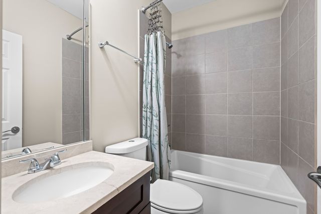 86 Legacy Lane, Wheeling, IL 60090