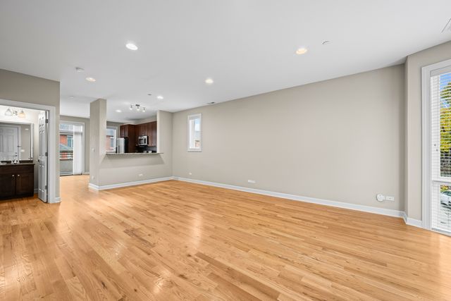 86 Legacy Lane, Wheeling, IL 60090