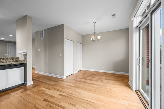 86 Legacy Lane, Wheeling, IL 60090