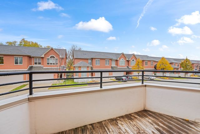 86 Legacy Lane, Wheeling, IL 60090