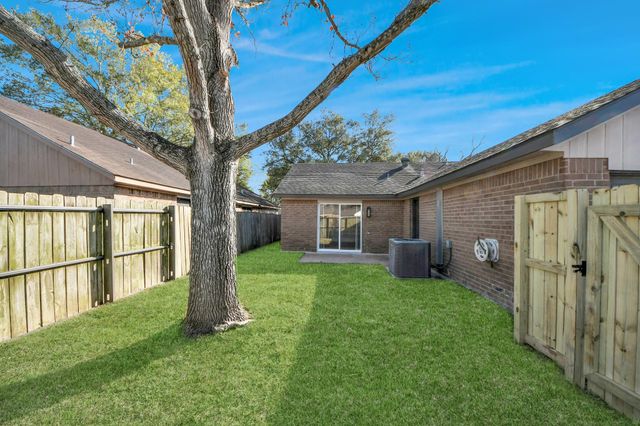 3305 Avenue R, Rosenberg, TX 77471