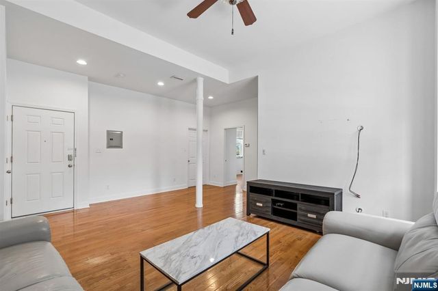 1 Grant Street, Montclair, NJ 07042