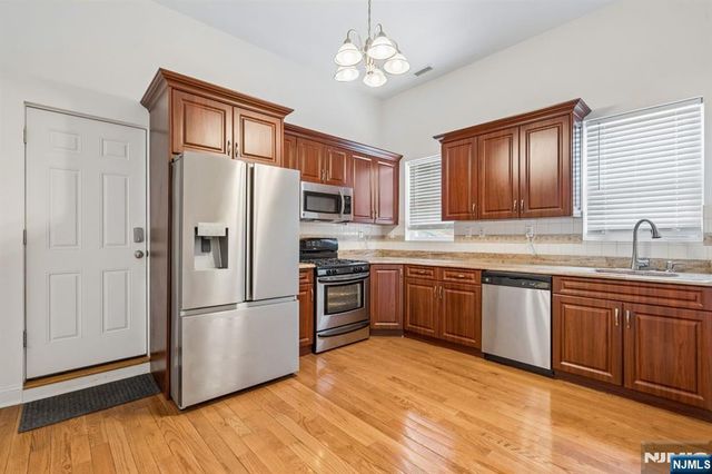 1 Grant Street, Montclair, NJ 07042