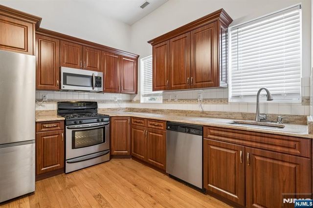 1 Grant Street, Montclair, NJ 07042