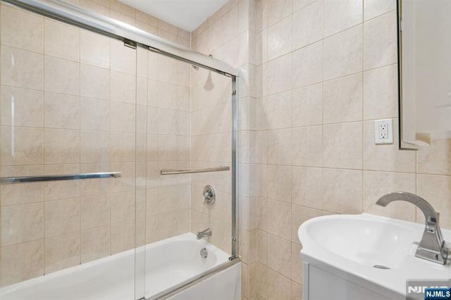 1 Grant Street, Montclair, NJ 07042