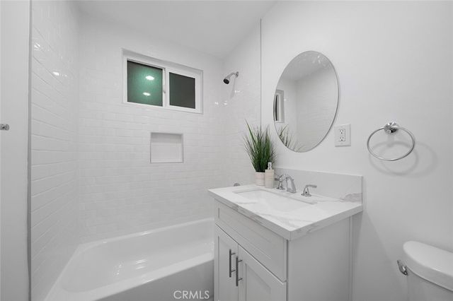 11715 Samoline, Downey, CA 90241