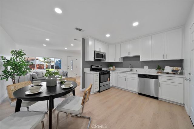 11715 Samoline, Downey, CA 90241