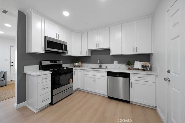 11715 Samoline, Downey, CA 90241