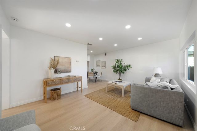 11715 Samoline, Downey, CA 90241