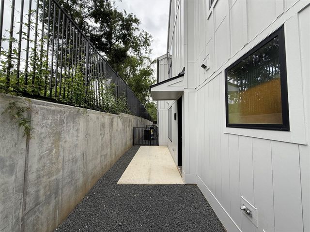 1941 Sawdust Road 148, The Woodlands, TX 77380