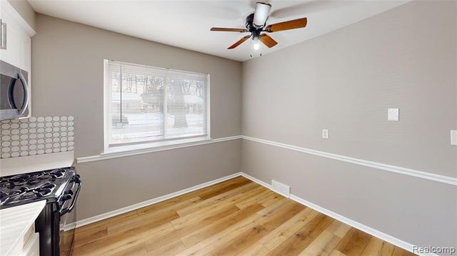 1177 Connie Avenue, Madison Heights, MI 48071