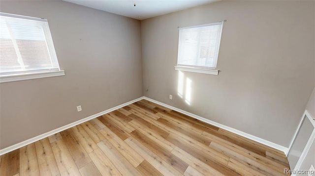 1177 Connie Avenue, Madison Heights, MI 48071