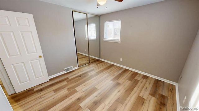 1177 Connie Avenue, Madison Heights, MI 48071