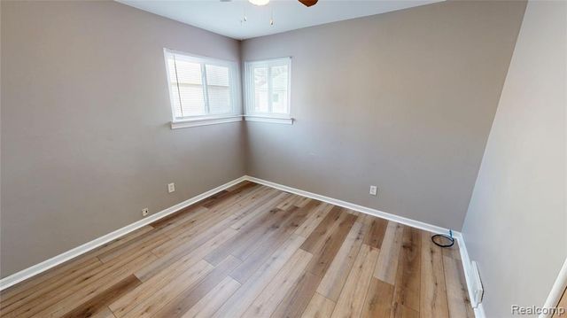 1177 Connie Avenue, Madison Heights, MI 48071