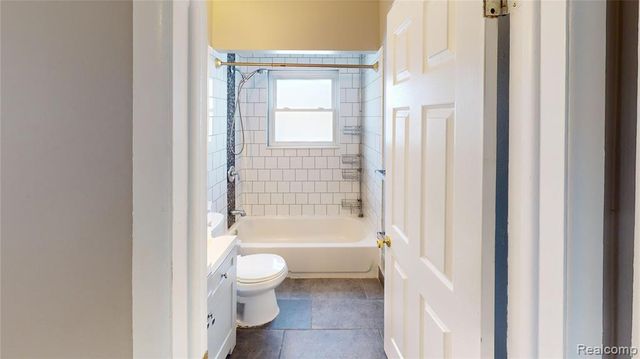 1177 Connie Avenue, Madison Heights, MI 48071