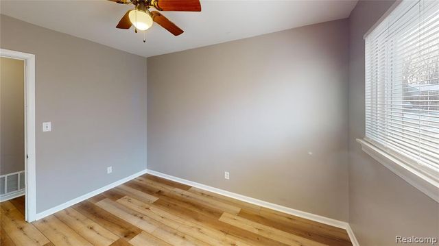 1177 Connie Avenue, Madison Heights, MI 48071