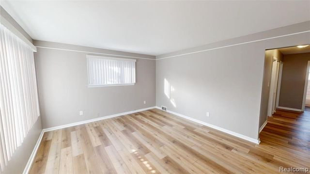 1177 Connie Avenue, Madison Heights, MI 48071