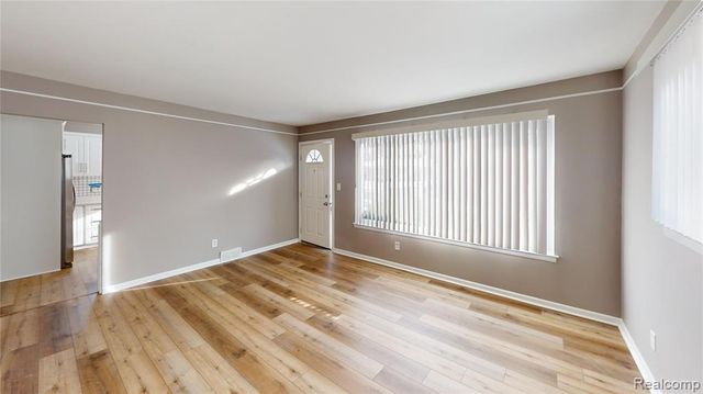 1177 Connie Avenue, Madison Heights, MI 48071