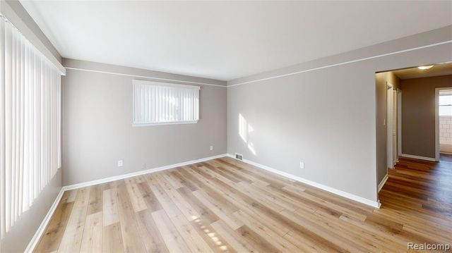 1177 Connie Avenue, Madison Heights, MI 48071