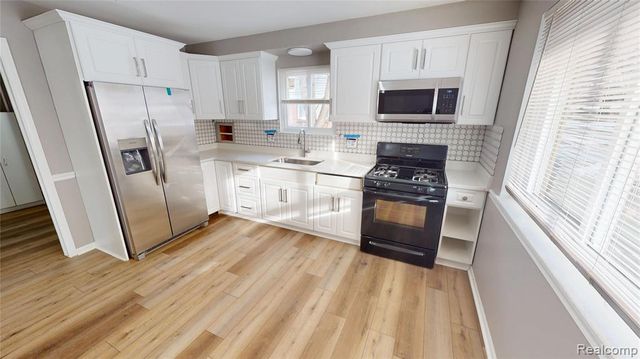 1177 Connie Avenue, Madison Heights, MI 48071