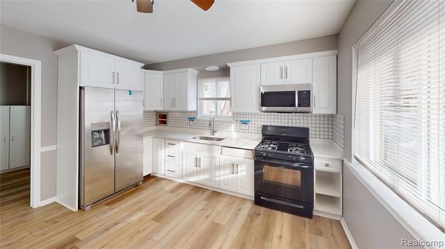 1177 Connie Avenue, Madison Heights, MI 48071