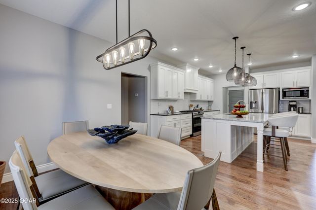 914 N Fountain Street, Carterville, MO 64835