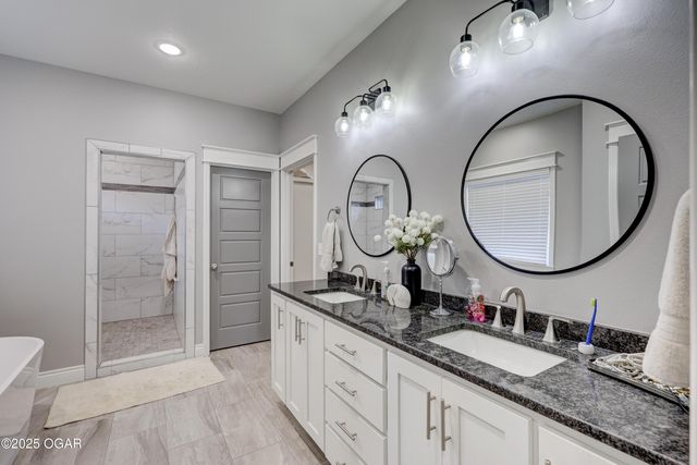 914 N Fountain Street, Carterville, MO 64835