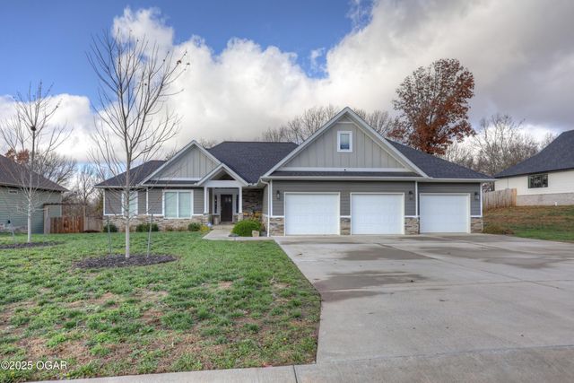 914 N Fountain Street, Carterville, MO 64835