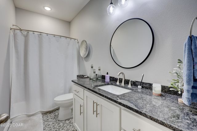 914 N Fountain Street, Carterville, MO 64835