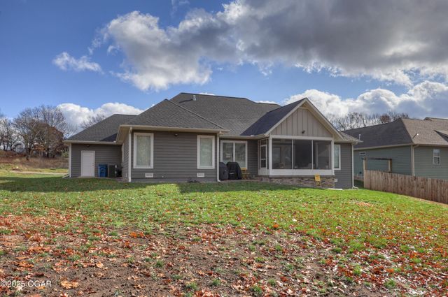 914 N Fountain Street, Carterville, MO 64835