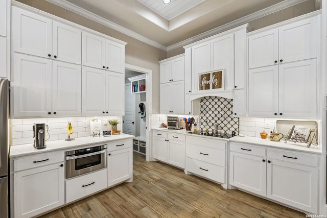 498 DOUBLE GATE RD, Castroville, TX 78009