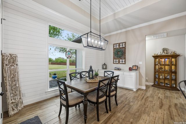 498 DOUBLE GATE RD, Castroville, TX 78009