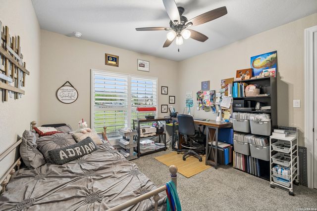 498 DOUBLE GATE RD, Castroville, TX 78009