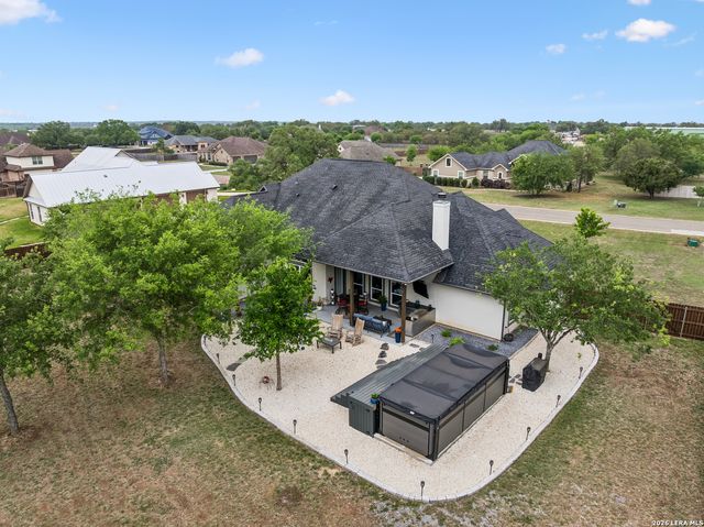 498 DOUBLE GATE RD, Castroville, TX 78009