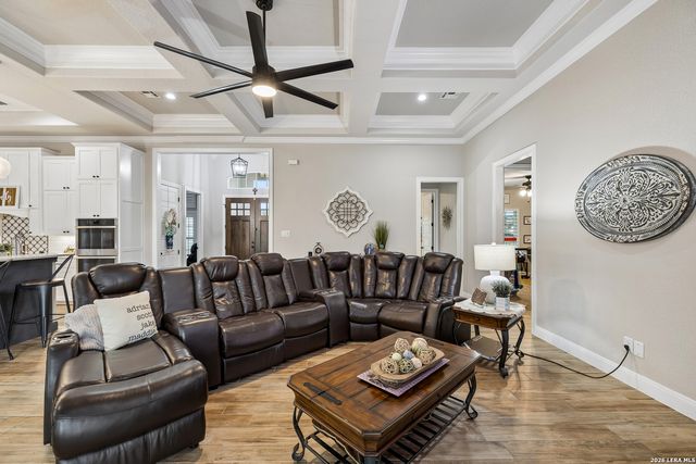 498 DOUBLE GATE RD, Castroville, TX 78009