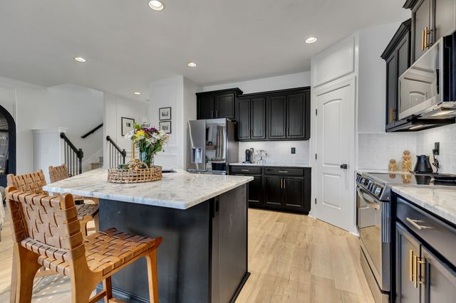 811 Silkwood Dr, Nashville, TN 37221