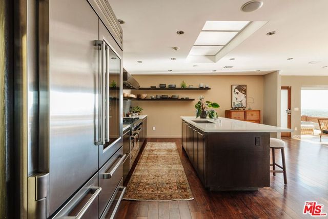 8559 Hollywood Boulevard, Los Angeles, CA 90069