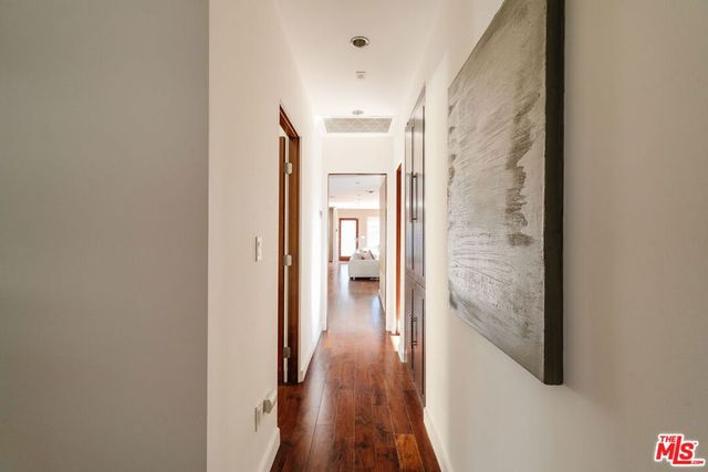 8559 Hollywood Boulevard, Los Angeles, CA 90069